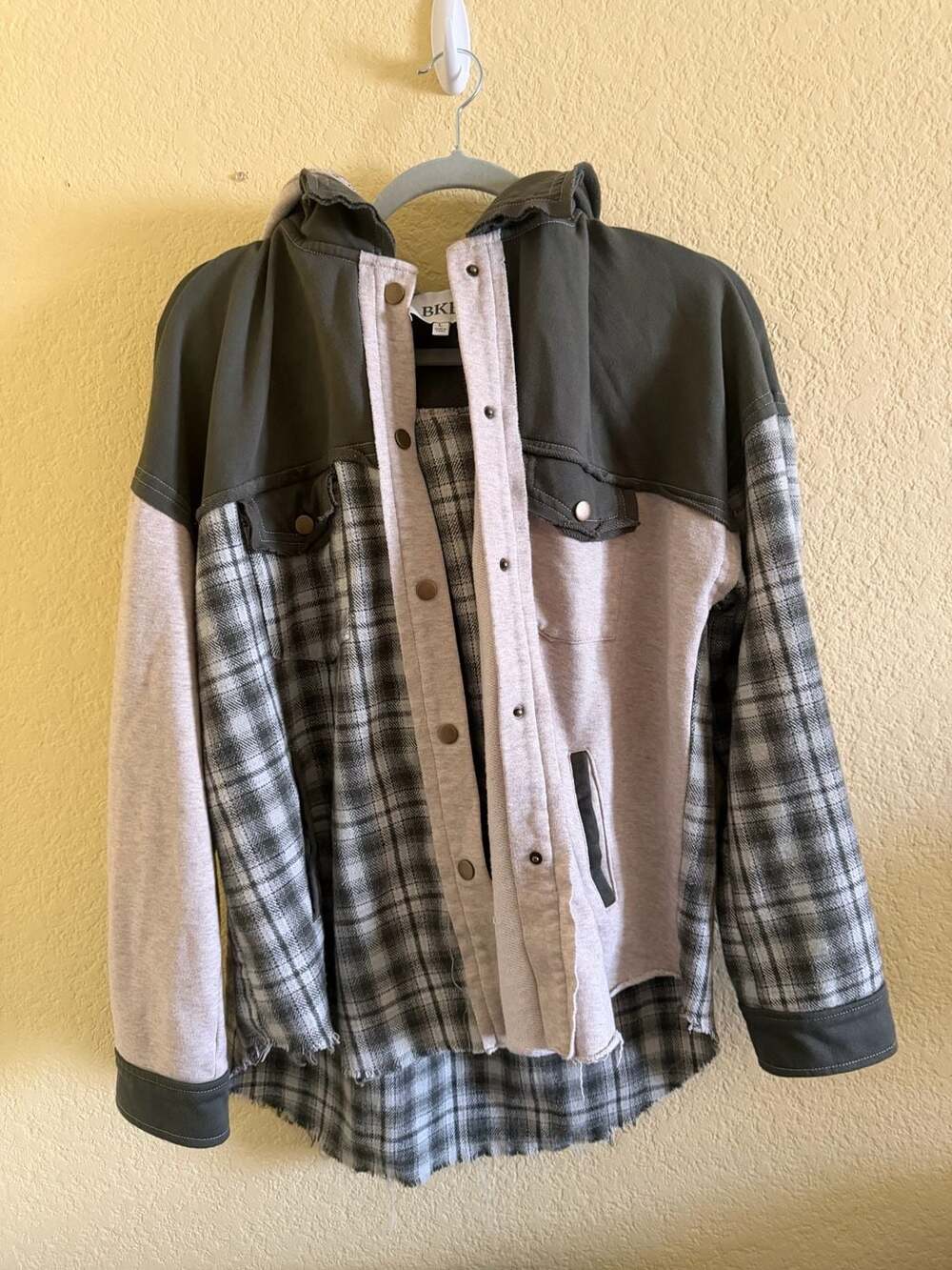 BKE Hooded Plaid Shacket Size L Green Gray Colorblock Button Up